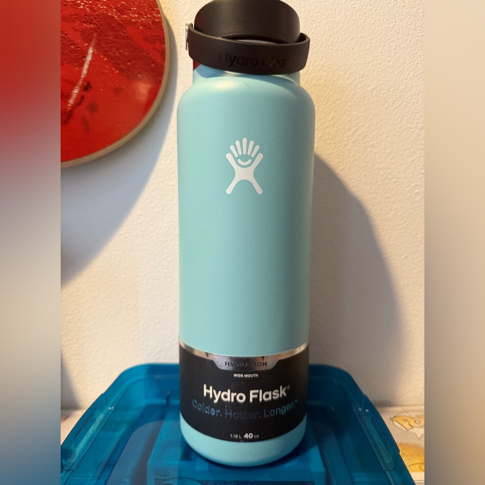 Hydro Flask 40 Oz Bottles - Sky Blue BNWT